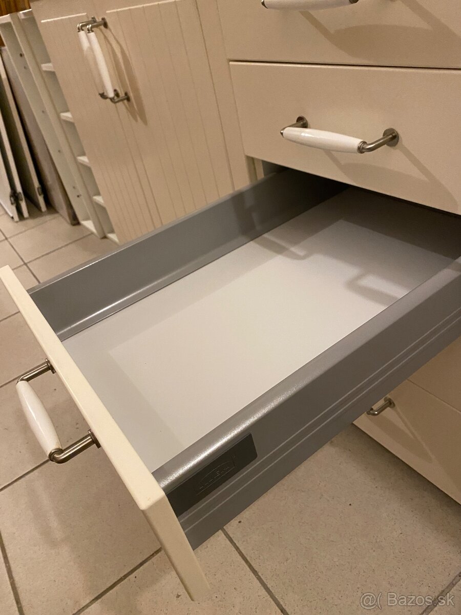 Kuchynská linka Ikea biela rustikálna - 9