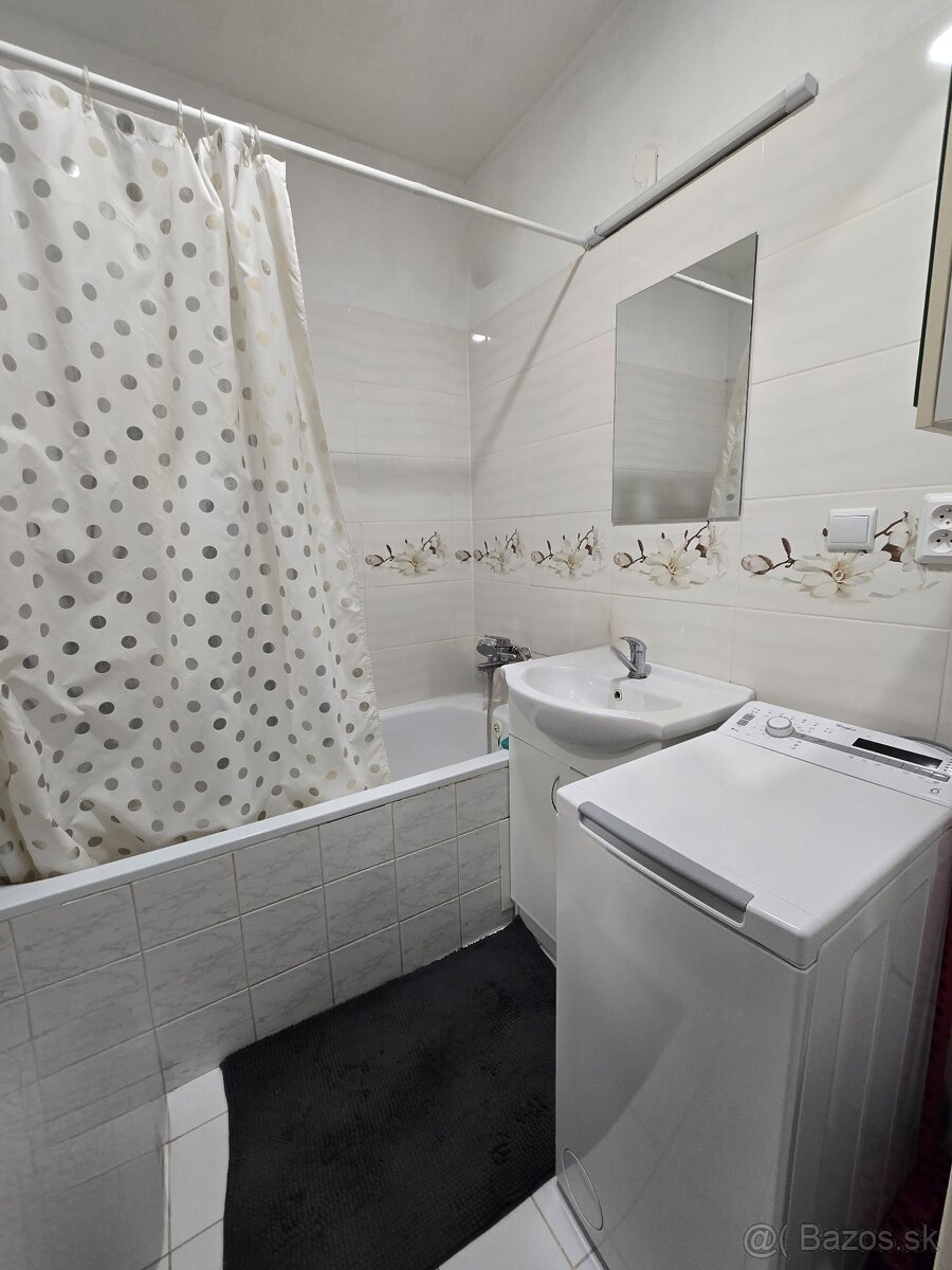 Predám 3 izbový byt v Poprade , ul. Novomeského - 9