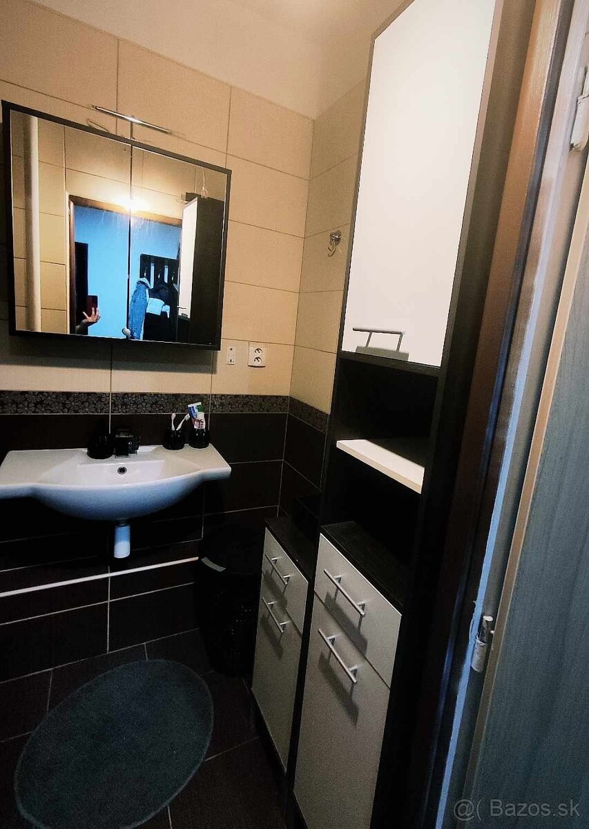 Predám 4-izbový byt v Komárne na Košickej ulici. - 9