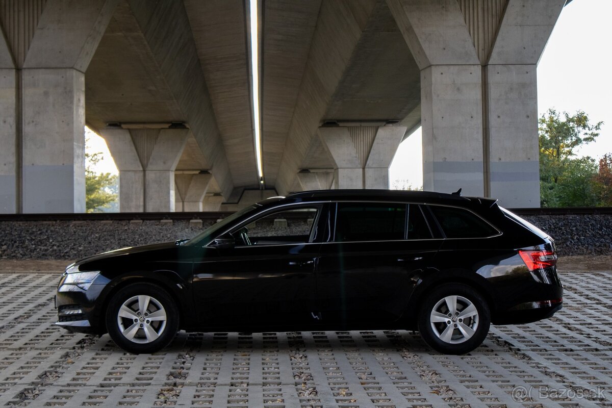 Škoda superb combi 2.0Tdi Scr DSG 2022 - 9