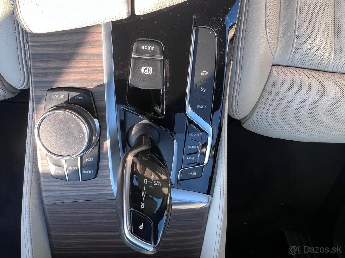 BMW 530e iPerformance Plugin hybrid 8 st. prevodovka - 9