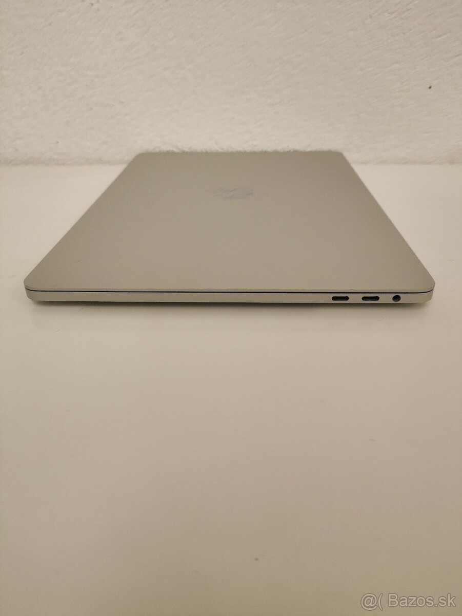 MacBook Pro 13 (2018, A1989) | Intel Core i5 2.3 GHz • 8 GB - 9