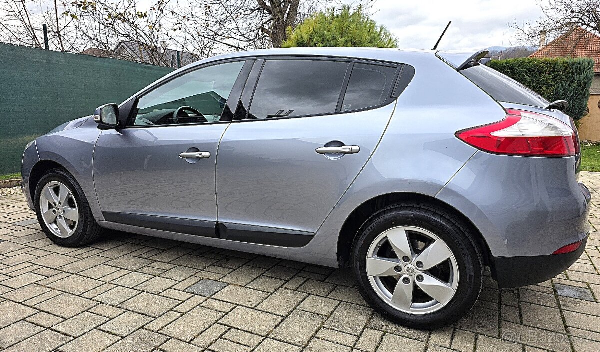 Renault Mégane 1.6 16V Dynamique - 9