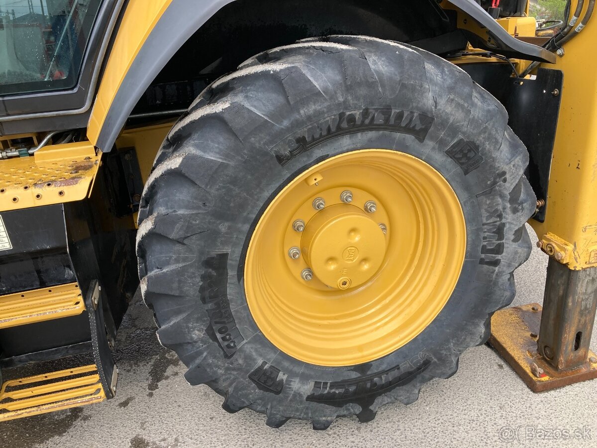CAT 444 Traktorbáger / Rýpadlo 2021 - 9