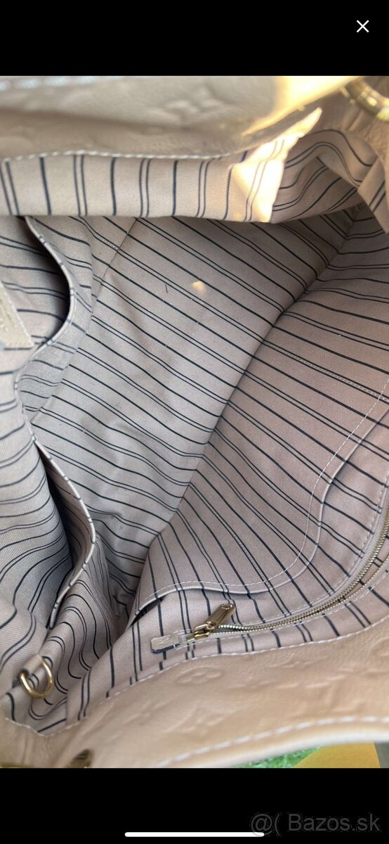 Louis Vuitton Artsy MM - 9