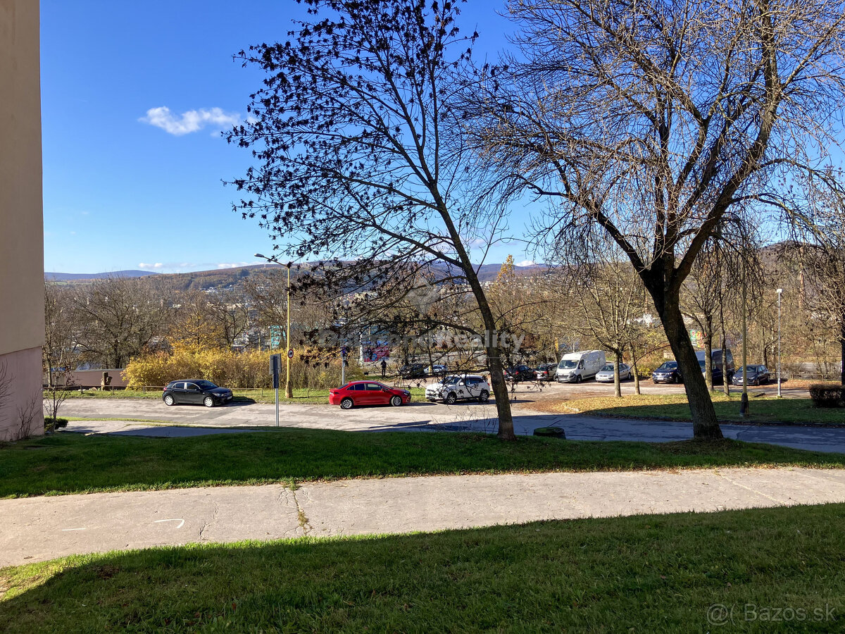 NA PREDAJ VEĽKÝ ZREKONŠTRUOVANÝ 2 IZBOVÝ BYT | 58m2 + LOGGIA - 9