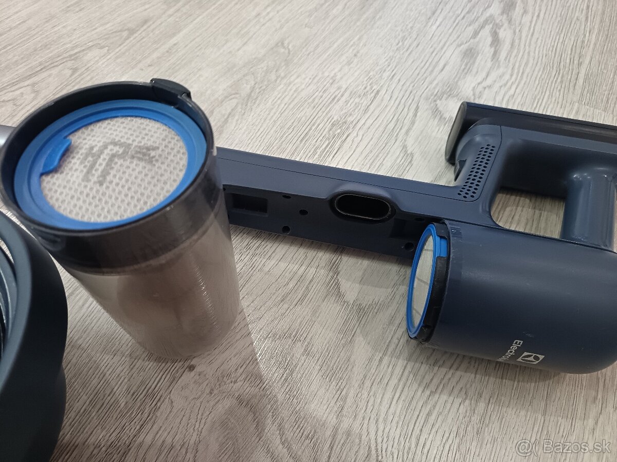 Predám tycovy vysávač ELEKTROLUX..... - 9