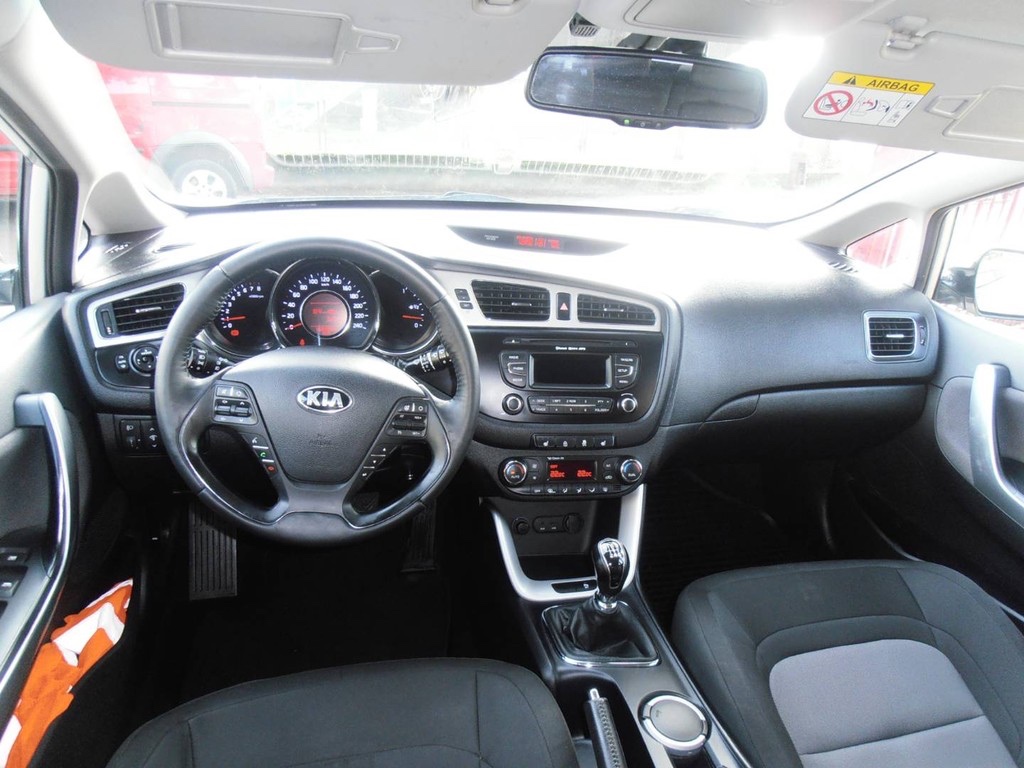 Kia Cee´d SW 1.6 GDI TX/Platinum - 9