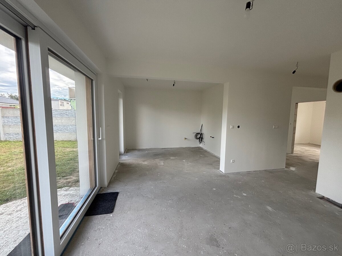 Predaj: 3 izbový RD Malacky - 9