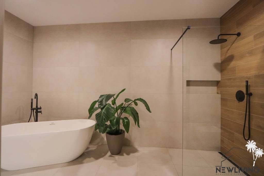 Na prenájom 4iz. nadštandardná novostavba RD s garážou v obc - 9