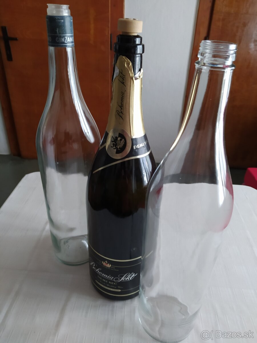 láhve 0,5l a 1lt s uzávěrem, plucky (placatky) 0,2l - 9