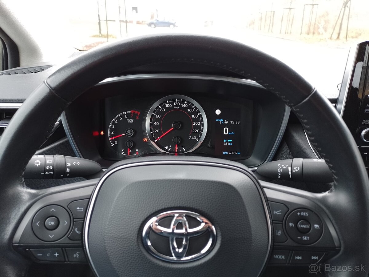 TOYOTA COROLLA 1.5 benzin 2022 naj.63tis.km ODPOCET DPH - 9