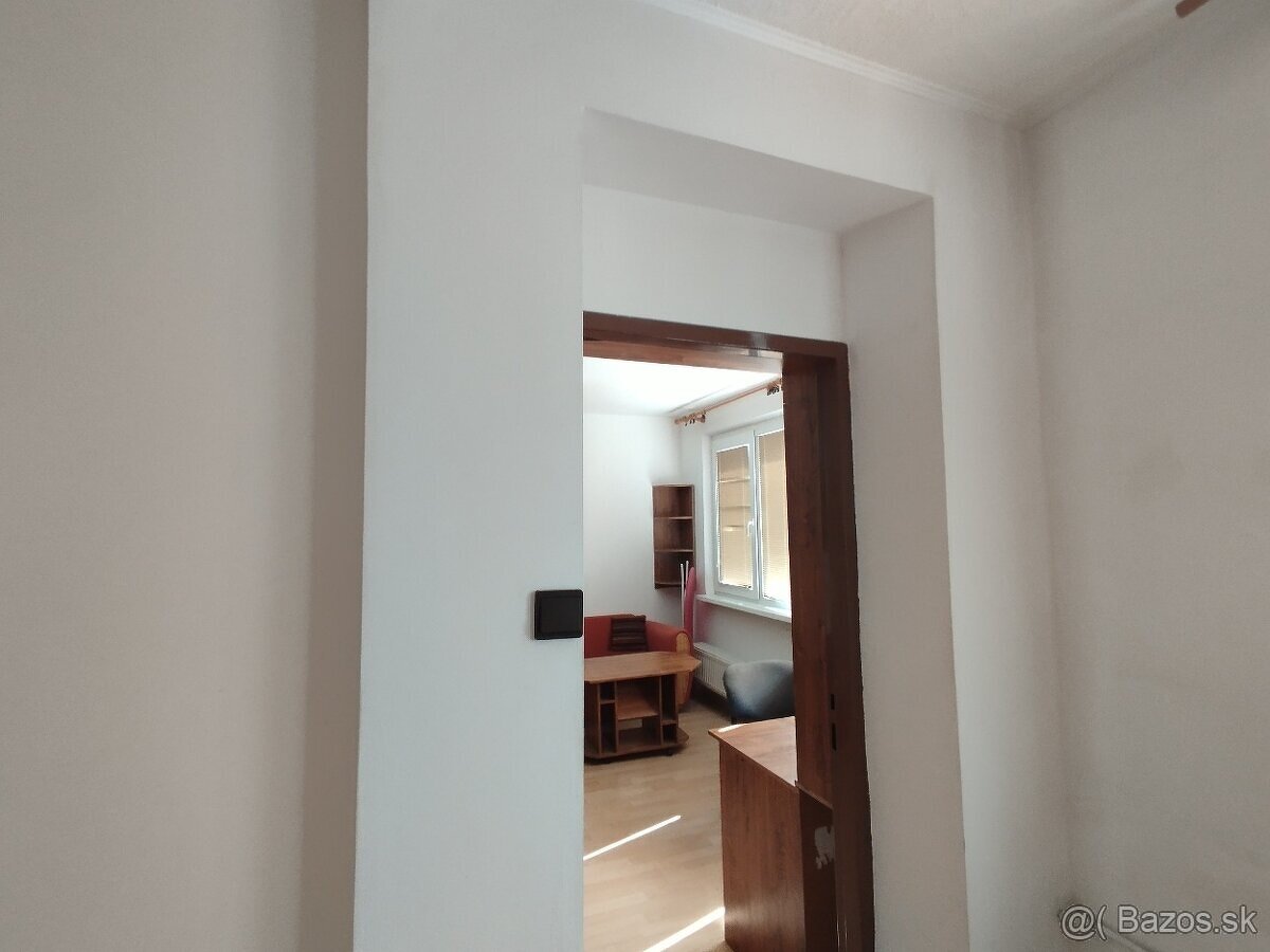 2 izbový Byt v Karlovej Vsi - 9