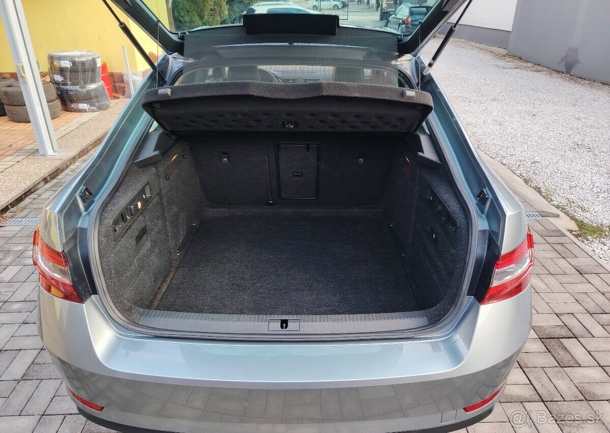 Škoda Superb Combi 2.0 TDI 110kW Elegance M6 2017 - 9
