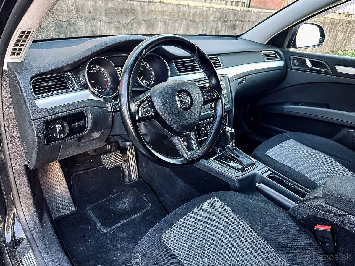 Škoda Superb 2 facelift Combi 2.0 TDI CR Elegance DSG - 9