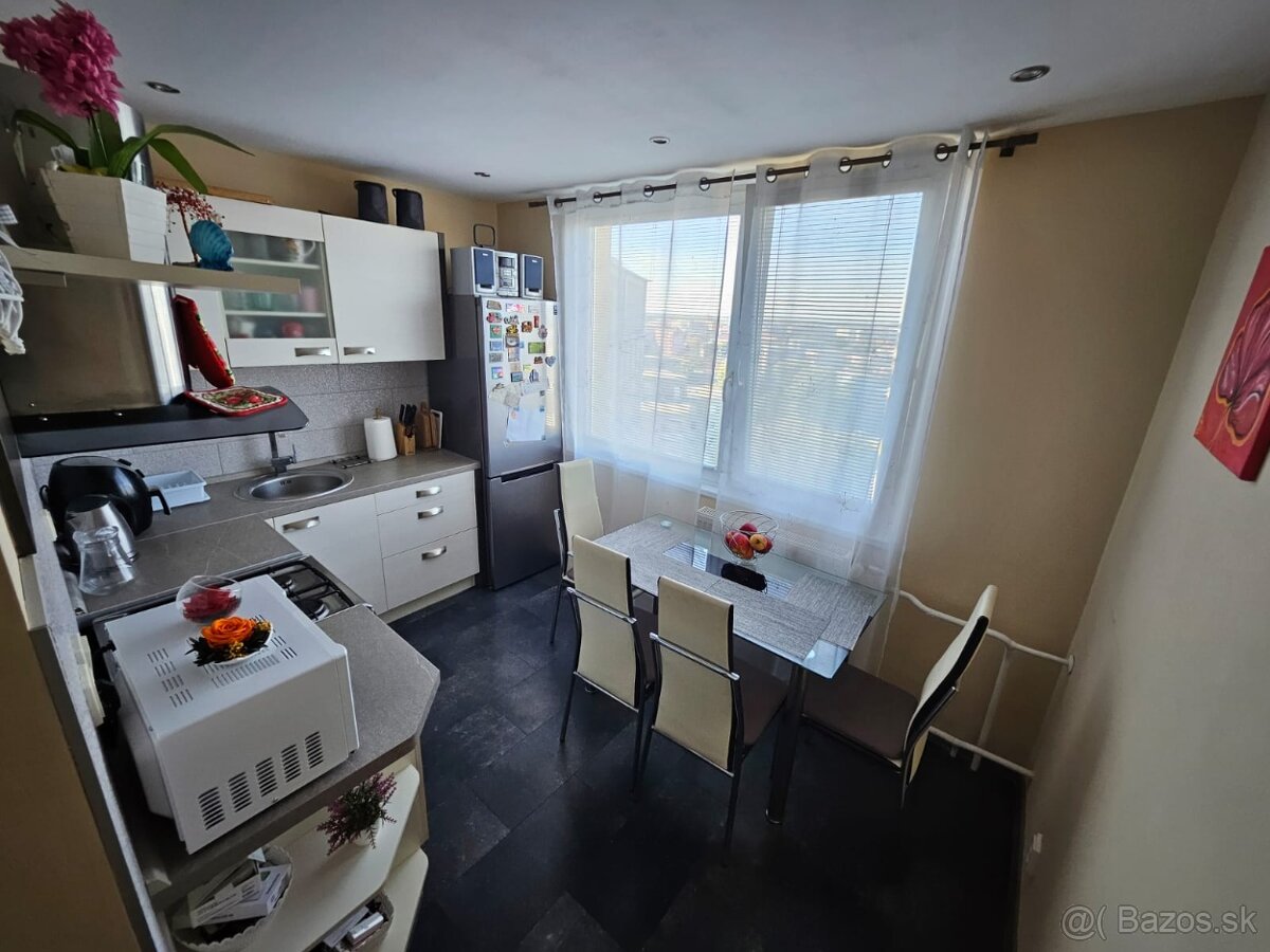 Prenájom 2-izbového zrekonštruovaného bytu - 9