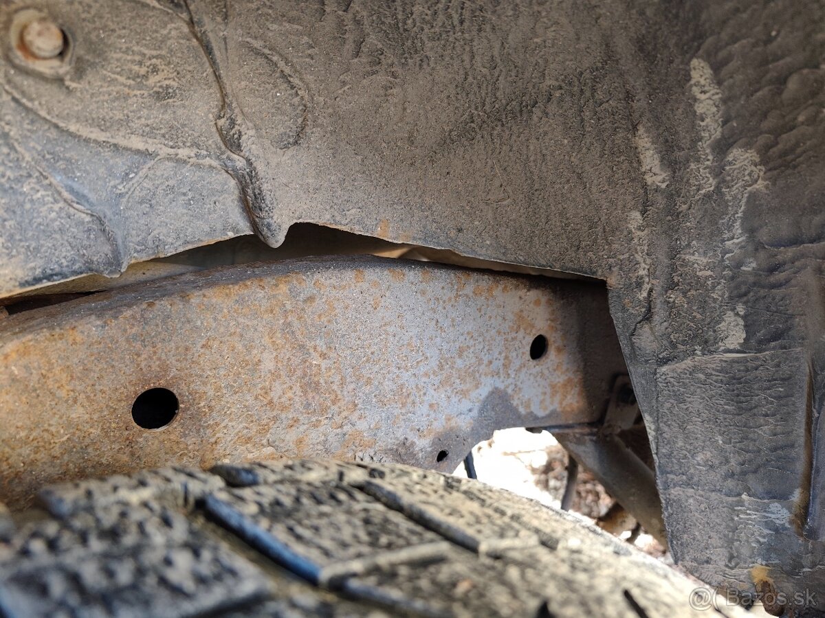 Nissan Terrano 3.0 - 9