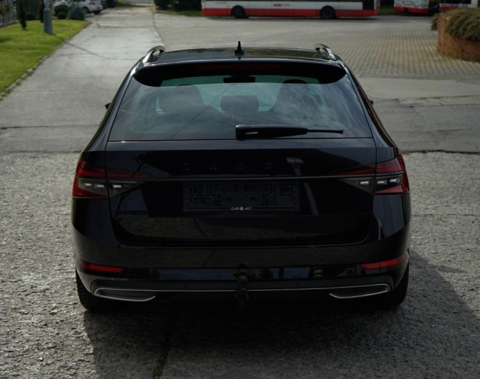 ✔️ Škoda Superb Combi 2.0 TDI Sportline DSG - 9