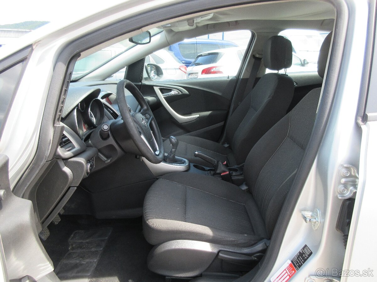 Opel Astra 1.7 CDTi 110k Enjoy - 9