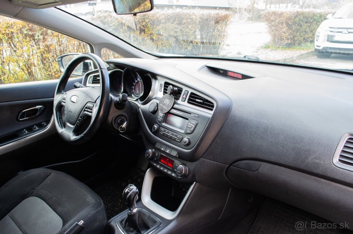Kia Ceed SW 1.6 GDI - 9