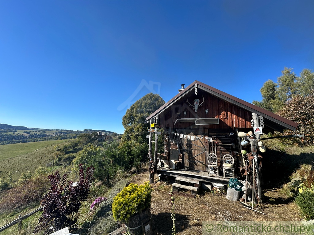 Drevenička na polosamote, obec Drábsko - 9