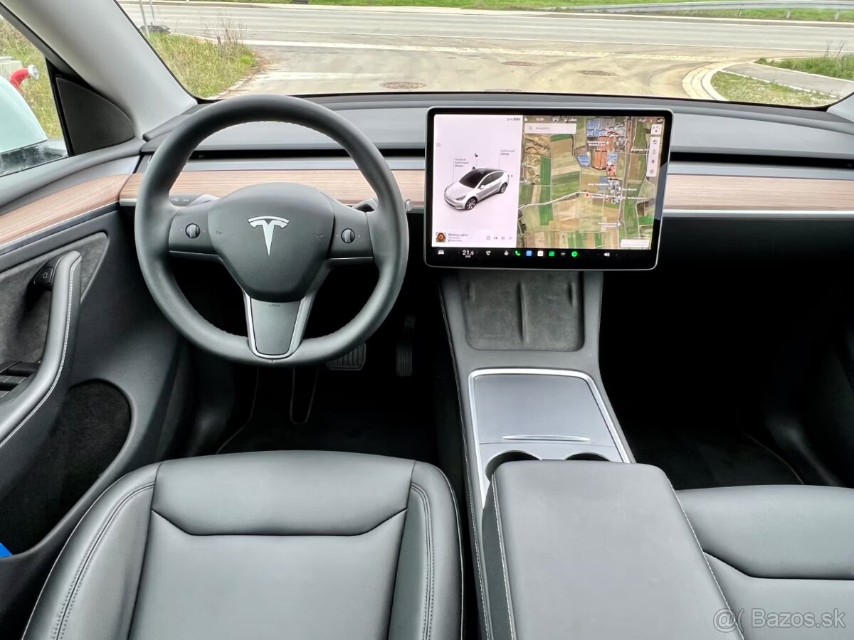 Tesla Model Y Long Range AWD (378kW) – 2023 - v záruke - 9