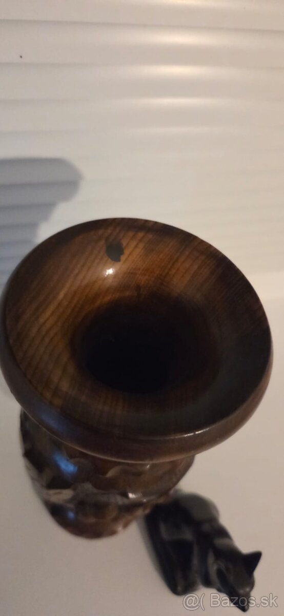 Vyrezávaná drevená váza, motív hrozno, dub - 9