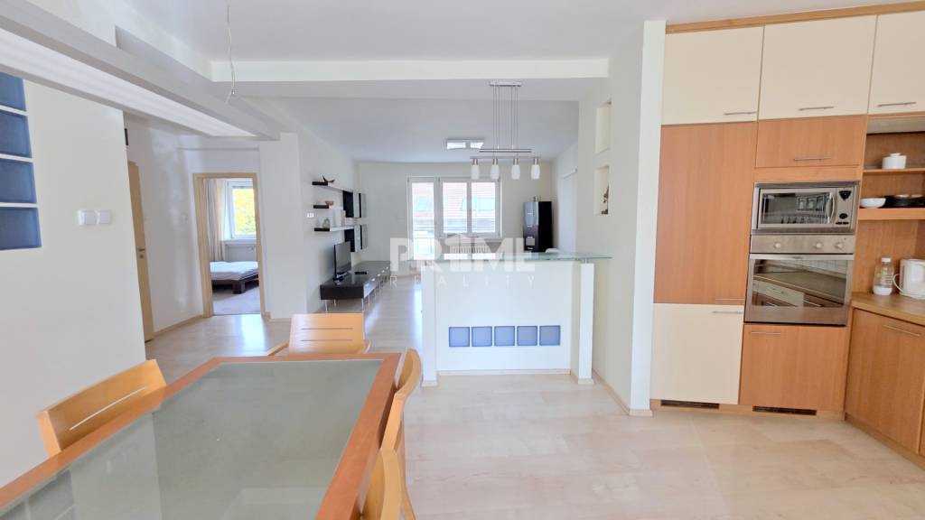 JEDINEČNÝ 2i byt, REKONŠTRUKCIA, 2 x BALKÓN, Kúpeľná ulica,S - 9