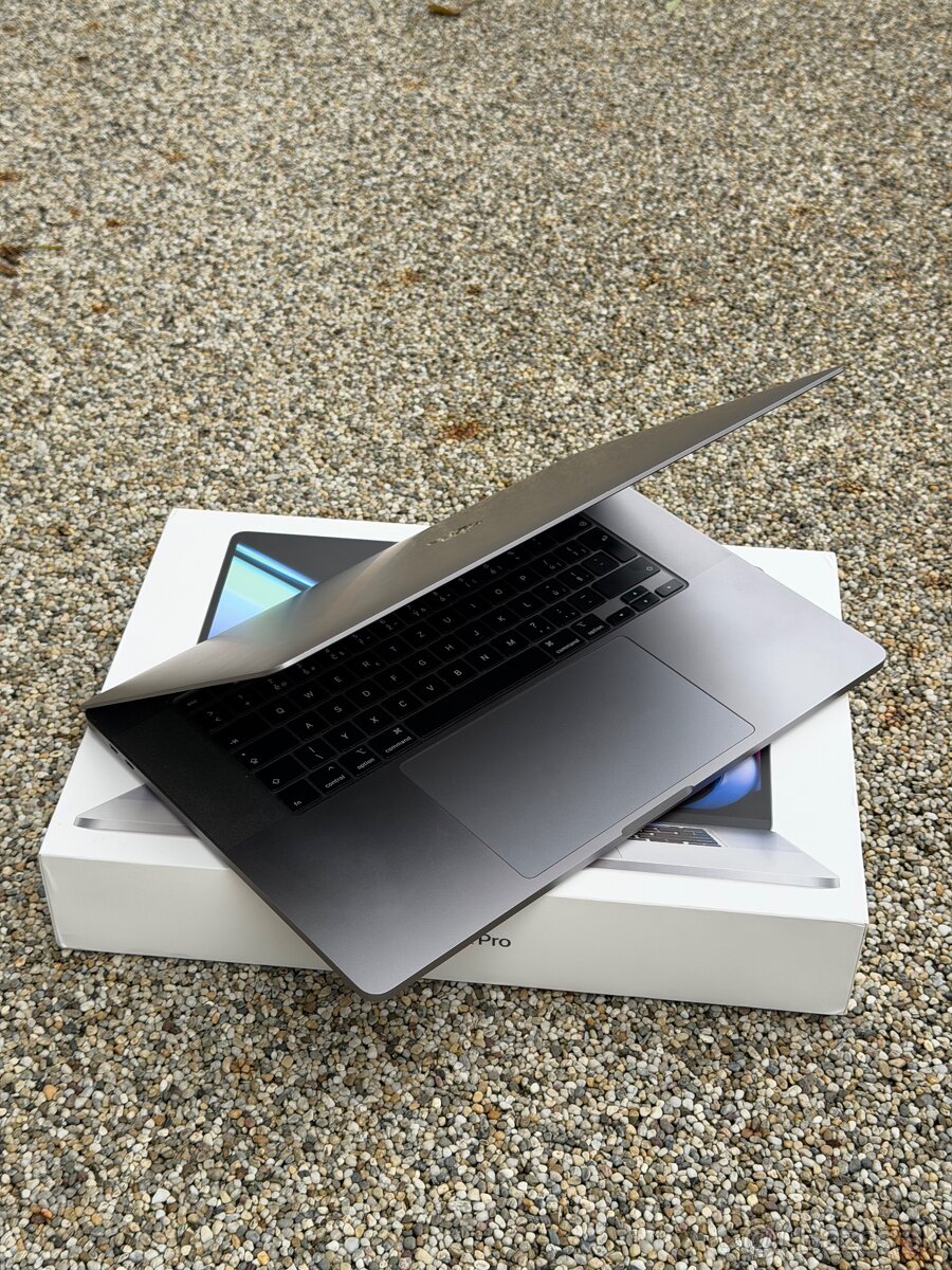 CTO MacBook Pro 16 2019 CZ - 9