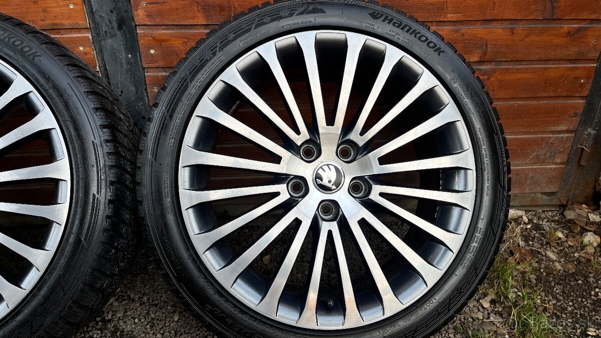 Zimná sada 5x112 r18 skoda Octavia 4 - 9