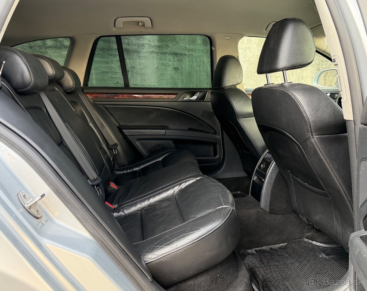 Škoda Superb Combi 2.0TDi DSG - 9