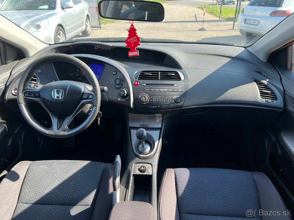 Honda Civic 1.4 VTI benzin, 73kW, MT/6, rok:08.2009. - 9