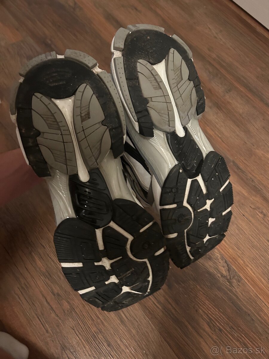 Balenciaga runner 2.0 cierno biele - 9