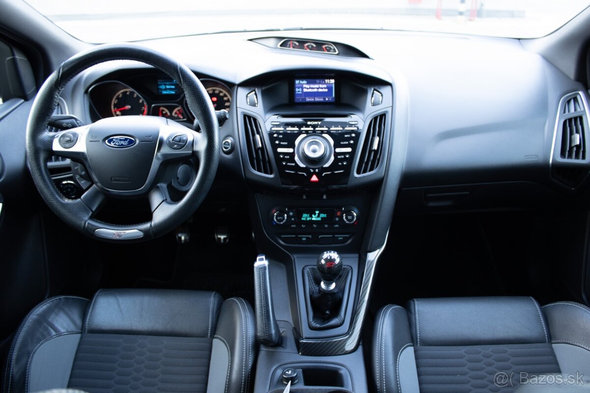 Ford Focus 2.0 EcoBoost SCTi ST R - 9