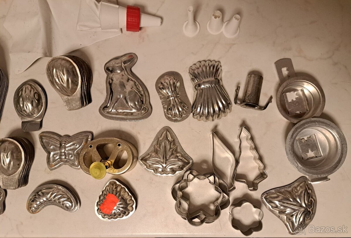 Starožitné Formy na pečenie + zdobičky - 9