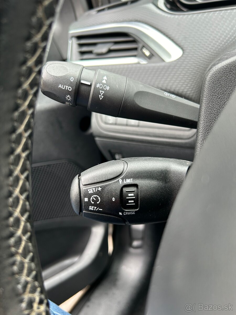 Peugeot 208 1.2benz Allure Automat6 - 9
