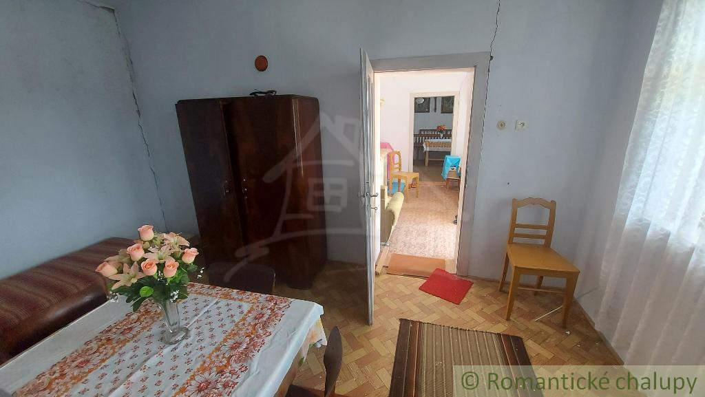 Malá chalúpka na okraji polosamoty s 40 á pozemkom v obci - 9