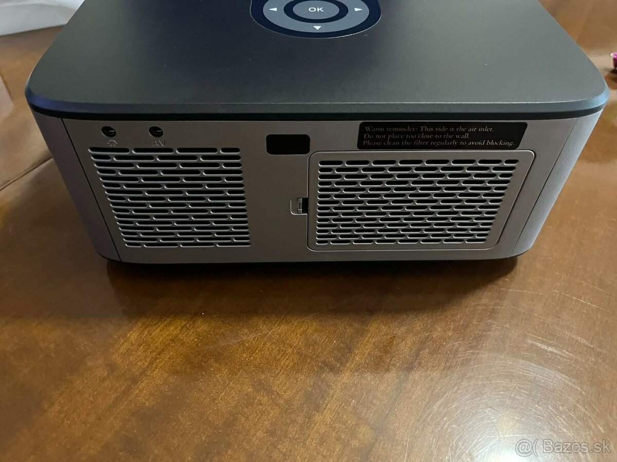 HORLAT LCD Android Projector - 9