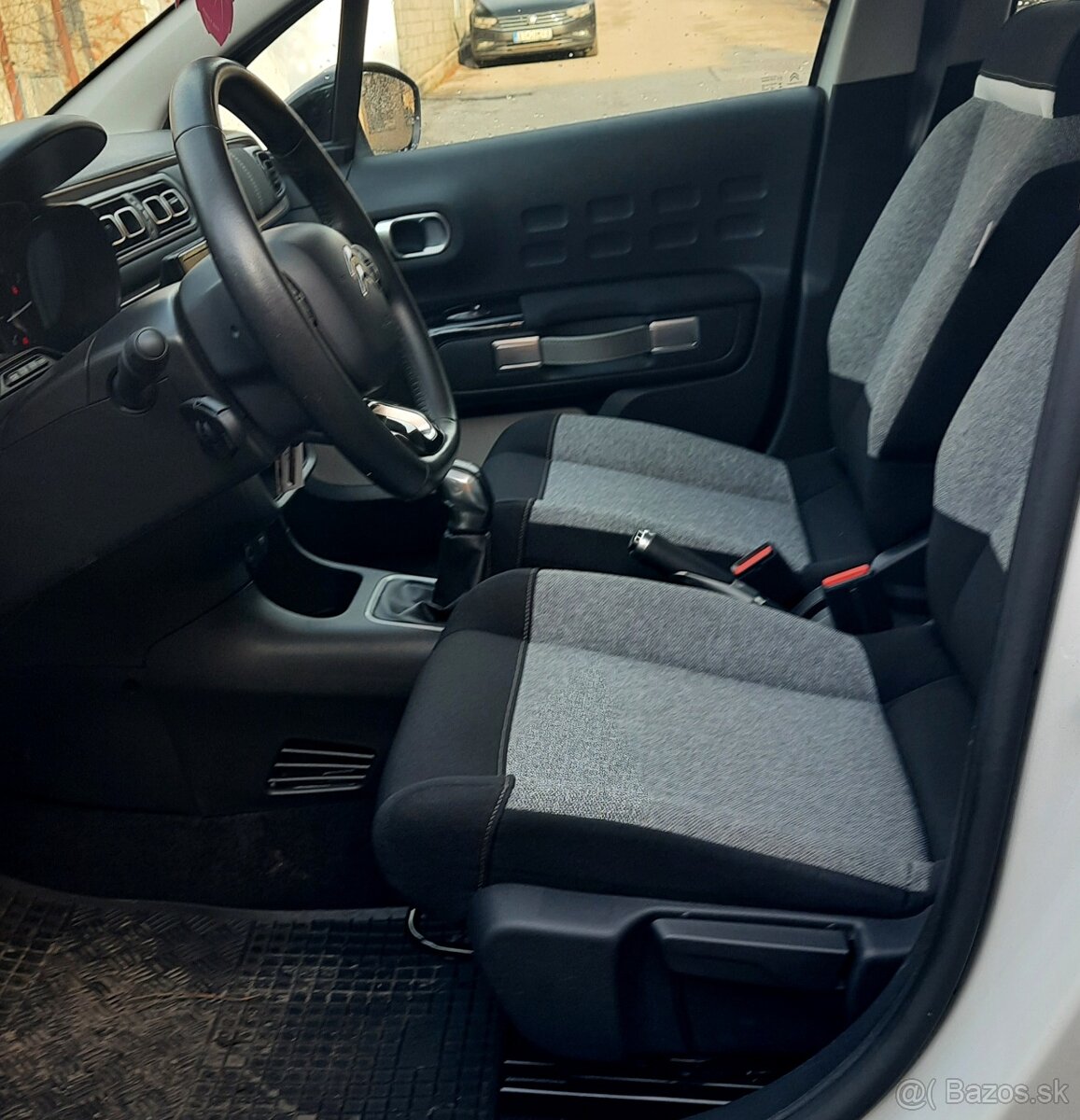 Predám Citroën C3 PureTech 82 S&S Shine - 9