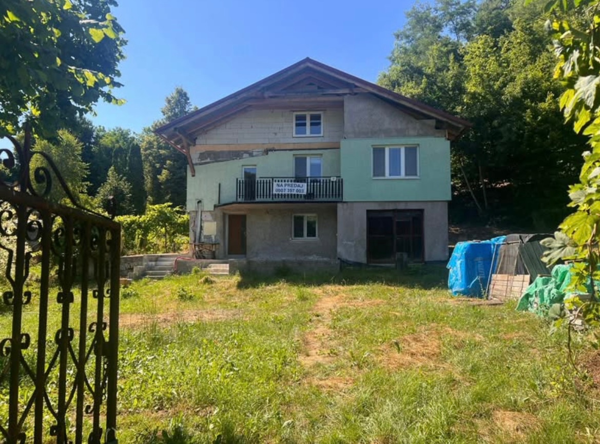 Dom v Obišovciach na predaj s pozemkom 1383 m² - 9