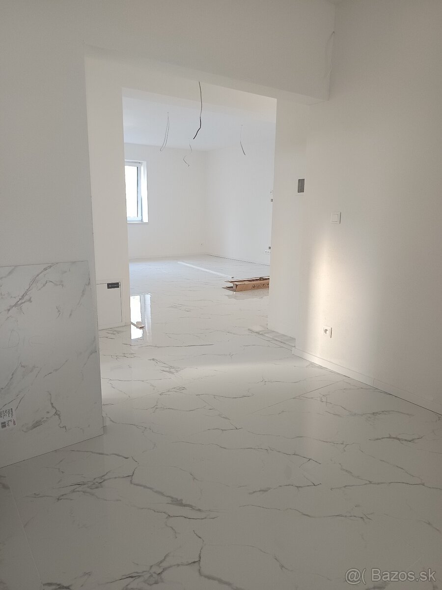 Rodinný dom po kompletnej rekonštrukcii - 9