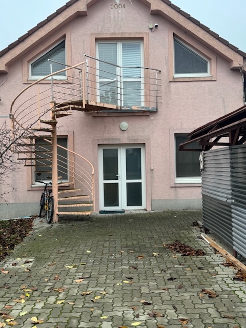 Dám do prenájmu 2 izbovy v RD 3 izb, - 9