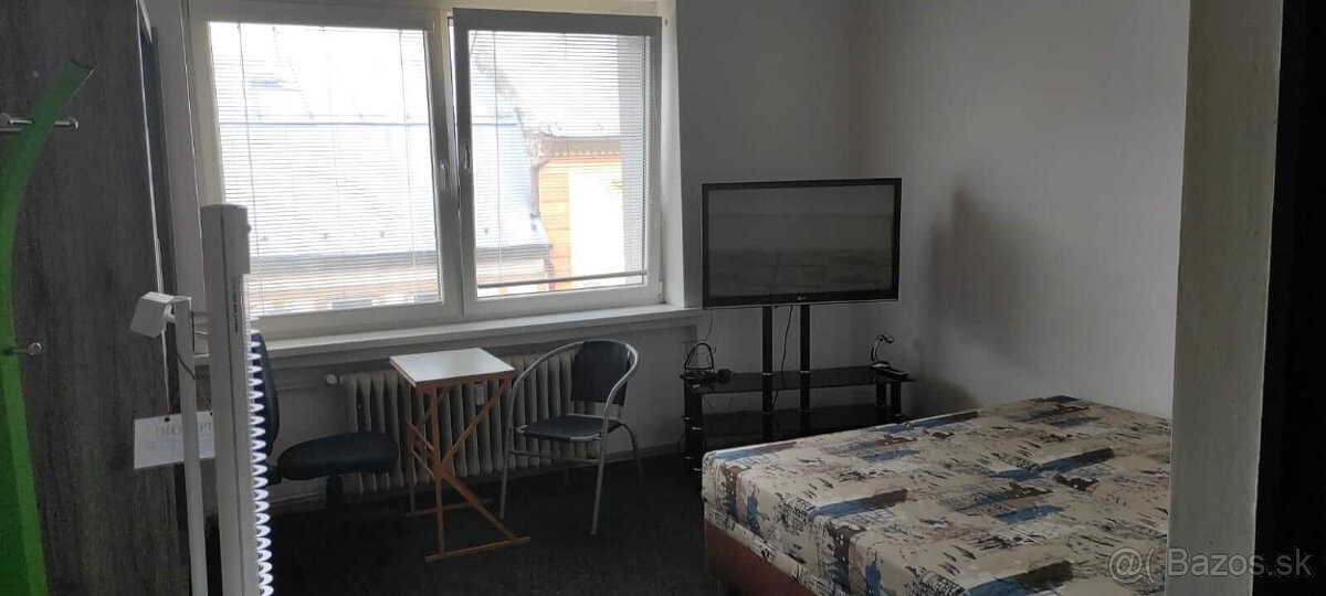 Prenájom garsónky na námestí v Poprade - 9