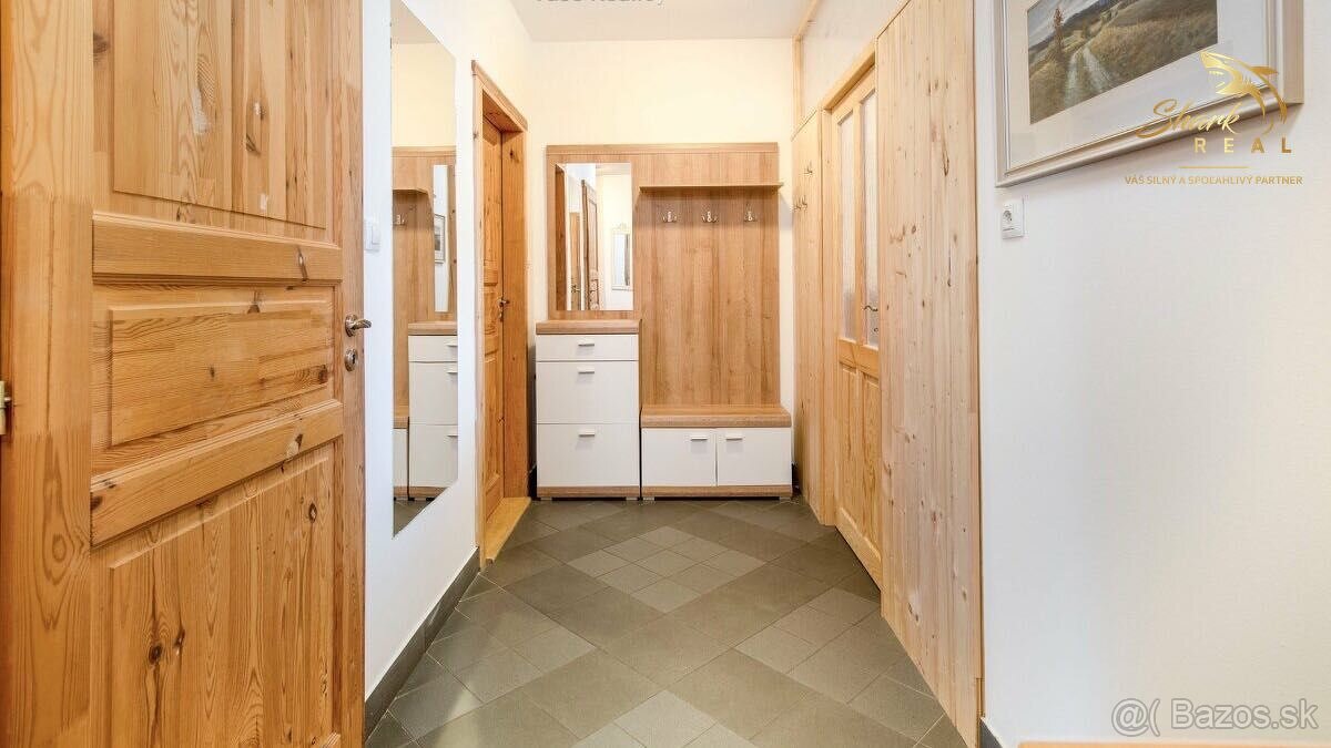 Slnečný dom neďaleko Nitry - 9