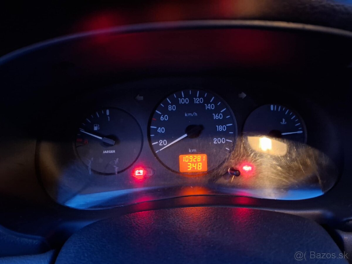 Renault Thália 1,4 55kw rv.2001 - 9