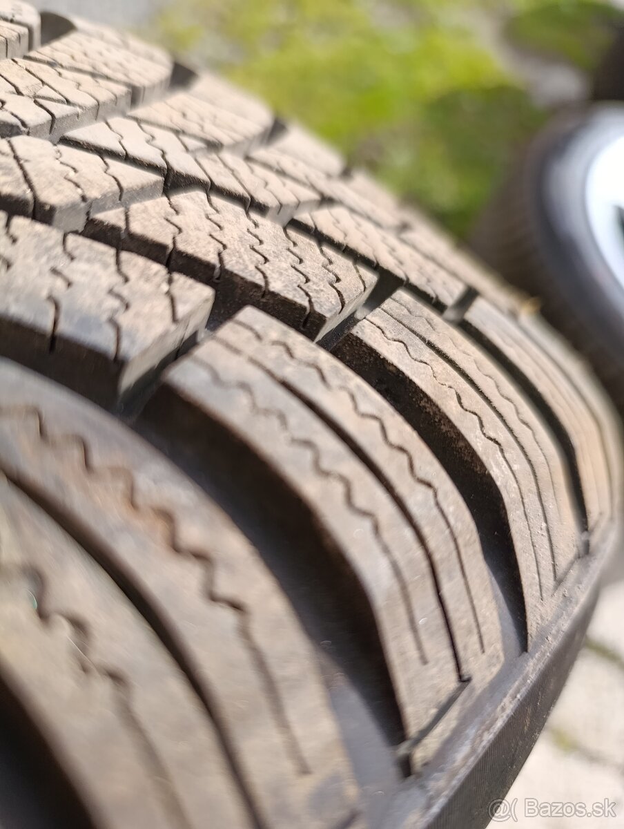 205/60 R16 Audi A4 b8 - 9