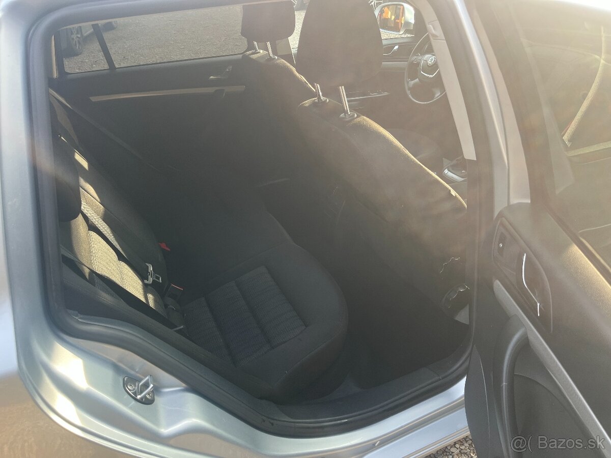 Škoda Octavia Combi 1.6 TDI CR DPF Elegance ICE+ - 9