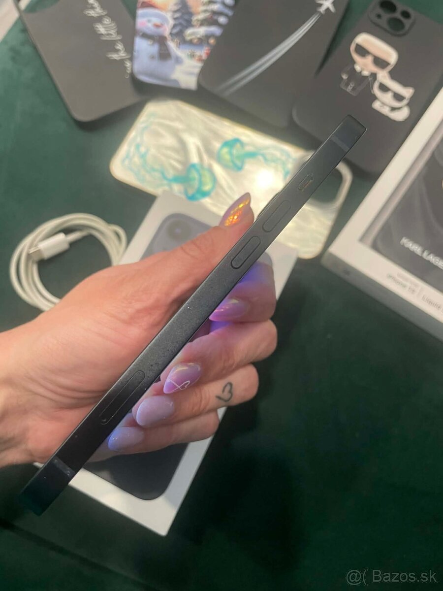 iPhone 13- 128 GB - 9