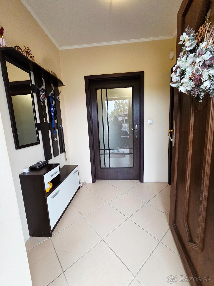 4.-izbový rodinný dom s veľkou garážou v Novej Dedinke - 9