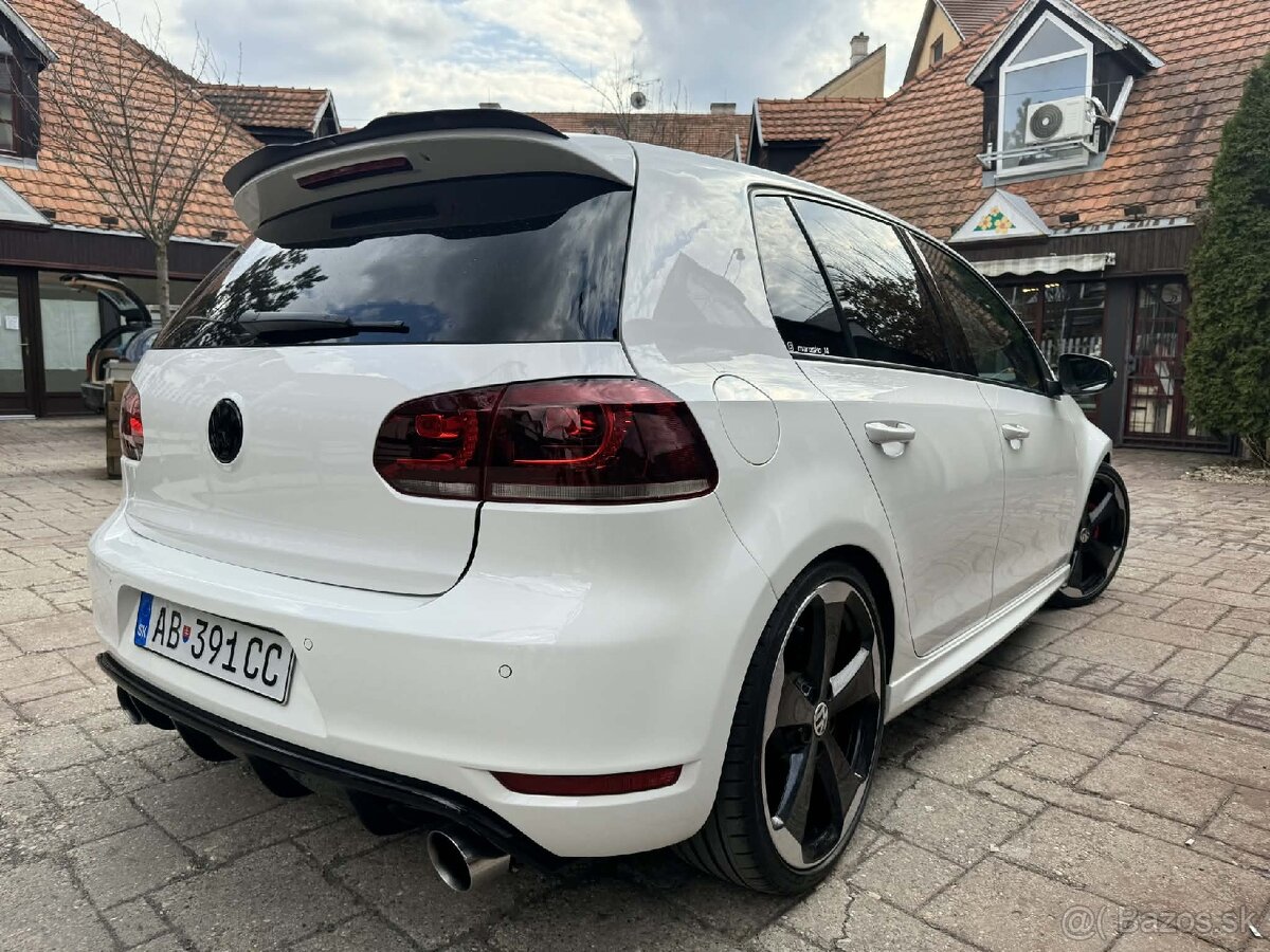 Volkswagen Golf GTI Edition 35 2.0.TSI - 9